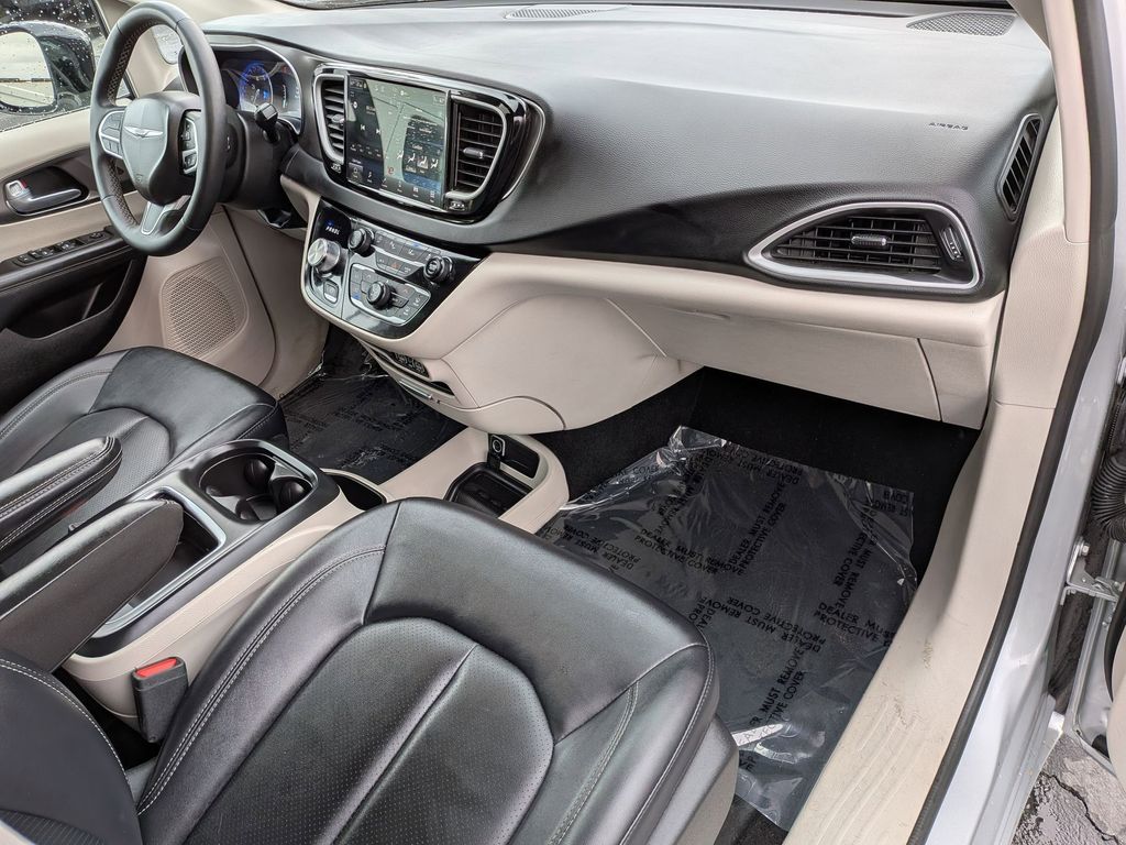 Thumbnail: 2024 Chrysler Pacifica - 30