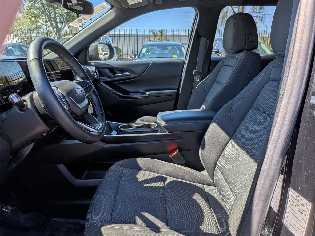 Thumbnail: 2025 Chevrolet Equinox - 15