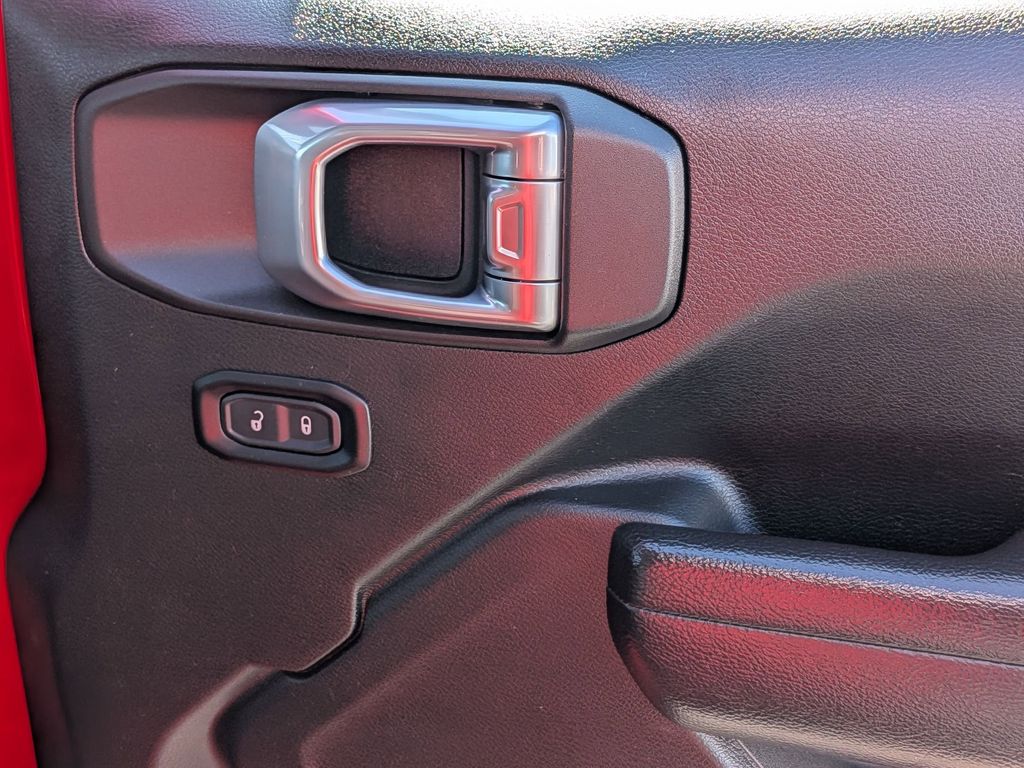 Thumbnail: 2025 Jeep Wrangler - 34