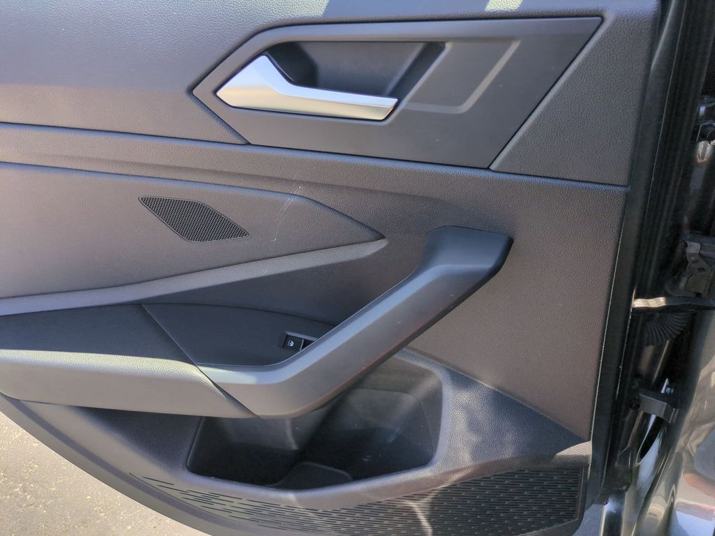 Thumbnail: 2025 Volkswagen Jetta - 25