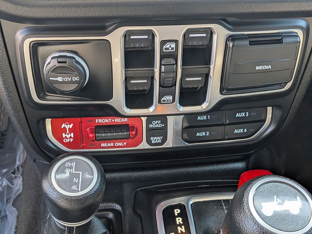 Thumbnail: 2025 Jeep Wrangler - 20