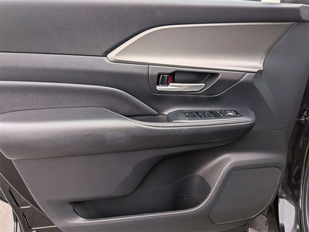 Thumbnail: 2025 Toyota Grand Highlander - 11