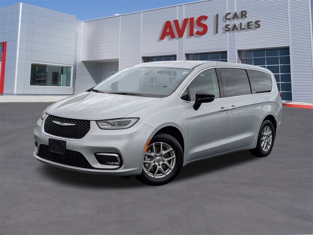 Certified 2024 Chrysler Pacifica Touring L Minivan/Van