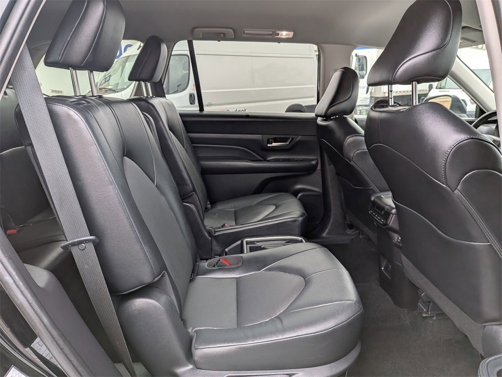 Thumbnail: 2025 Toyota Grand Highlander - 31