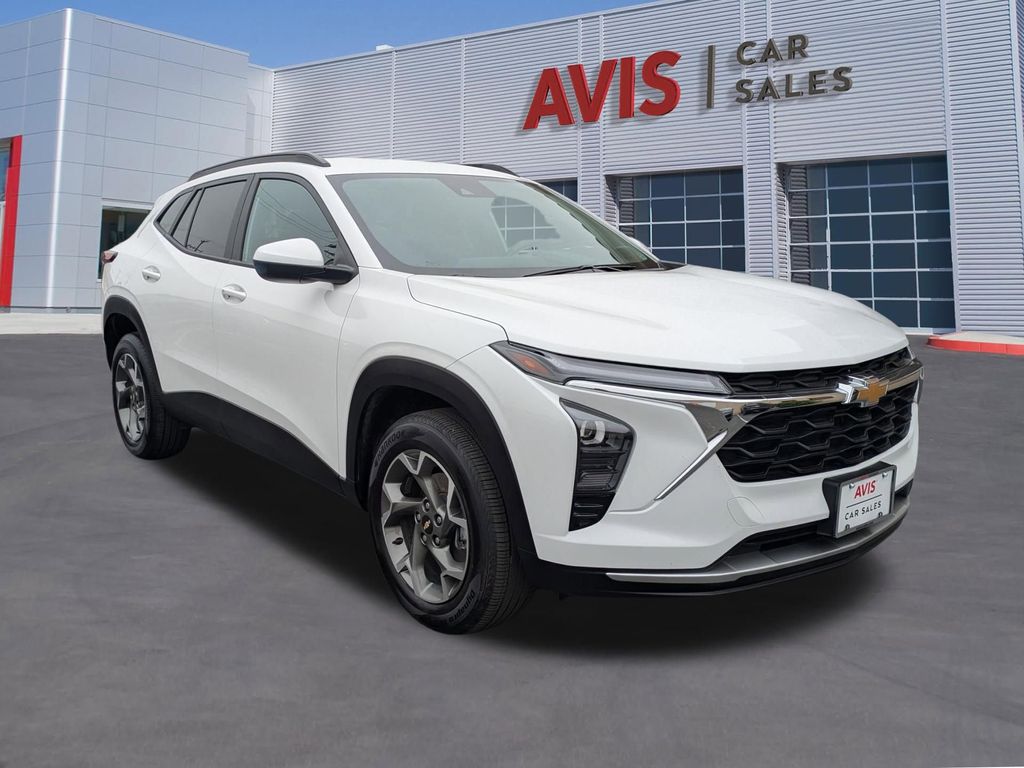 Thumbnail: 2025 Chevrolet Trax - 9