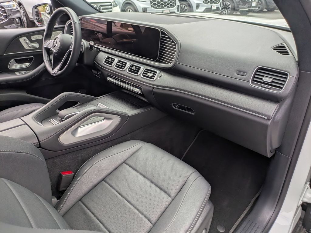 Thumbnail: 2025 Mercedes-Benz GLS - 33