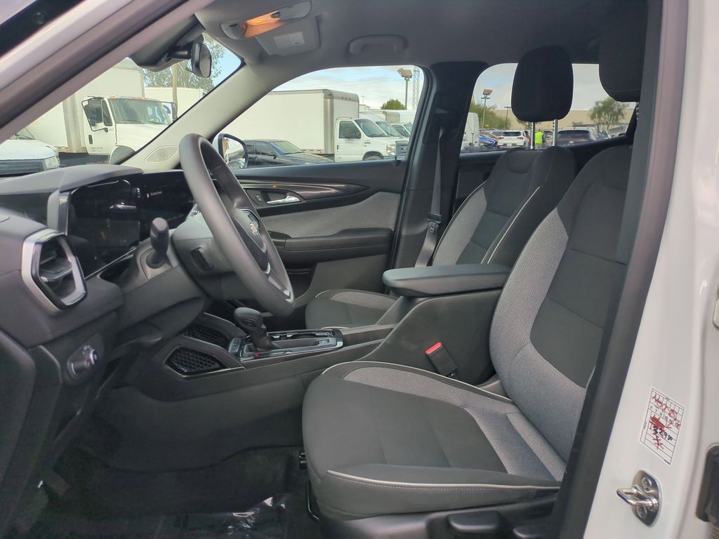 Thumbnail: 2025 Chevrolet TrailBlazer - 23