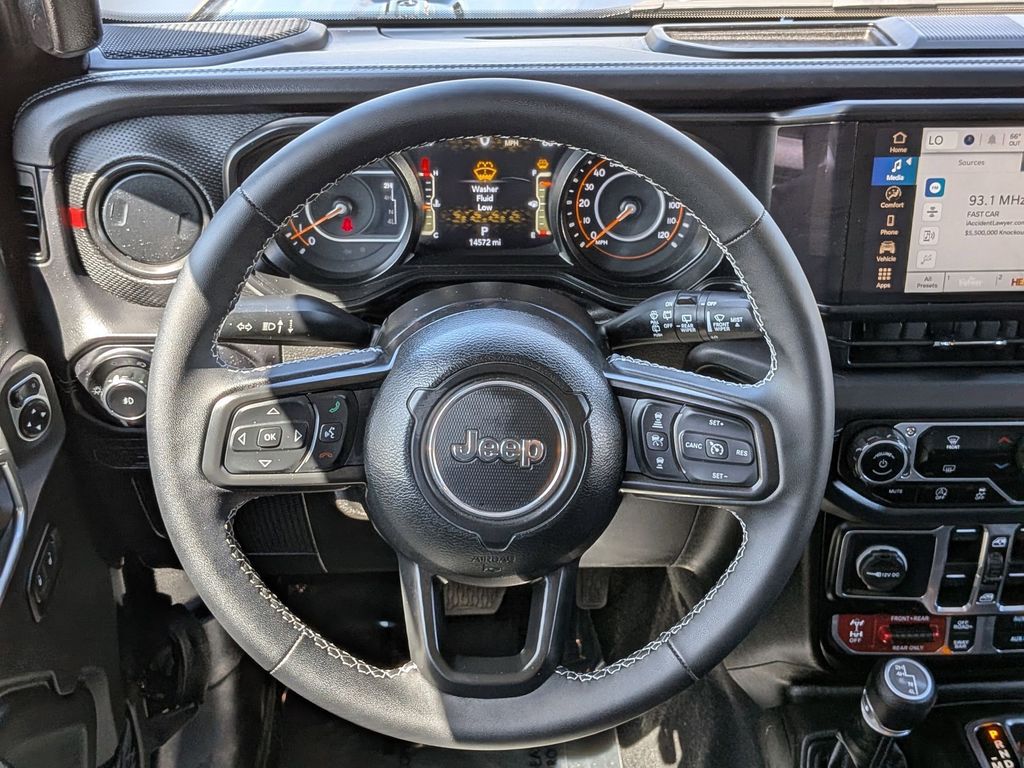 Thumbnail: 2025 Jeep Wrangler - 23