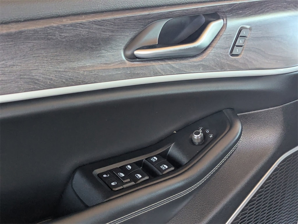 Thumbnail: 2023 Jeep Grand Cherokee - 13