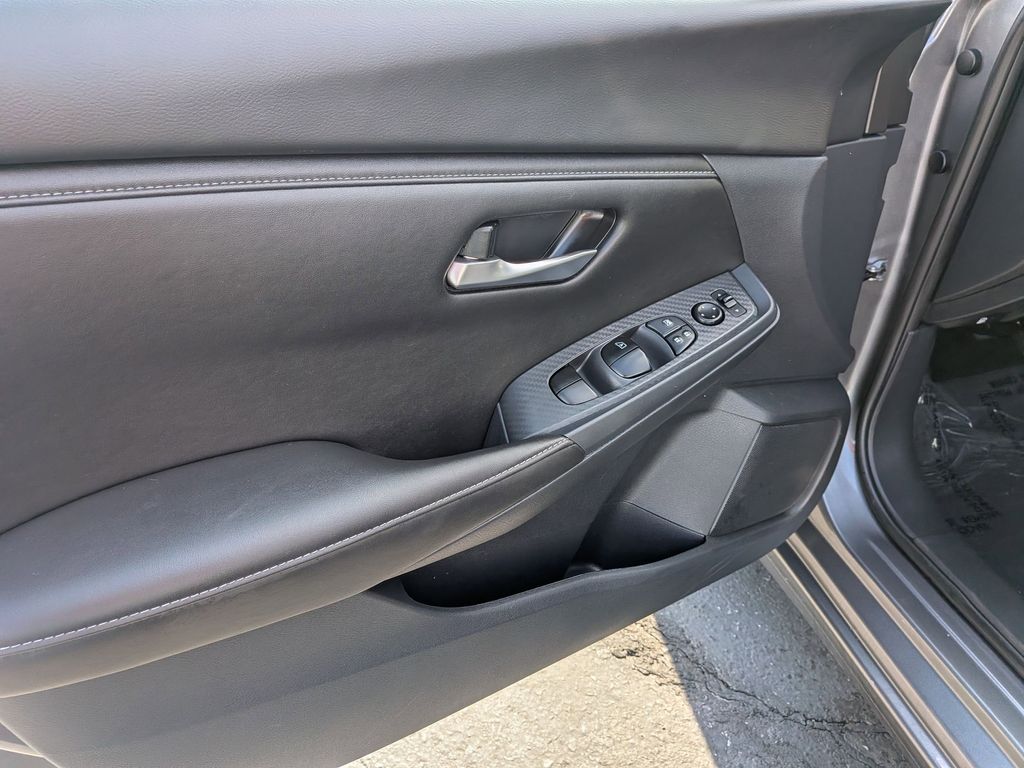 Thumbnail: 2025 Nissan Sentra - 11