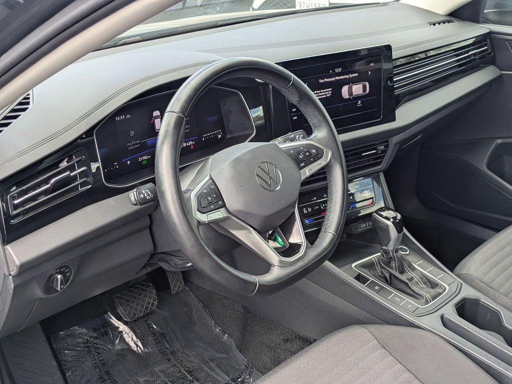 Thumbnail: 2025 Volkswagen Jetta - 15