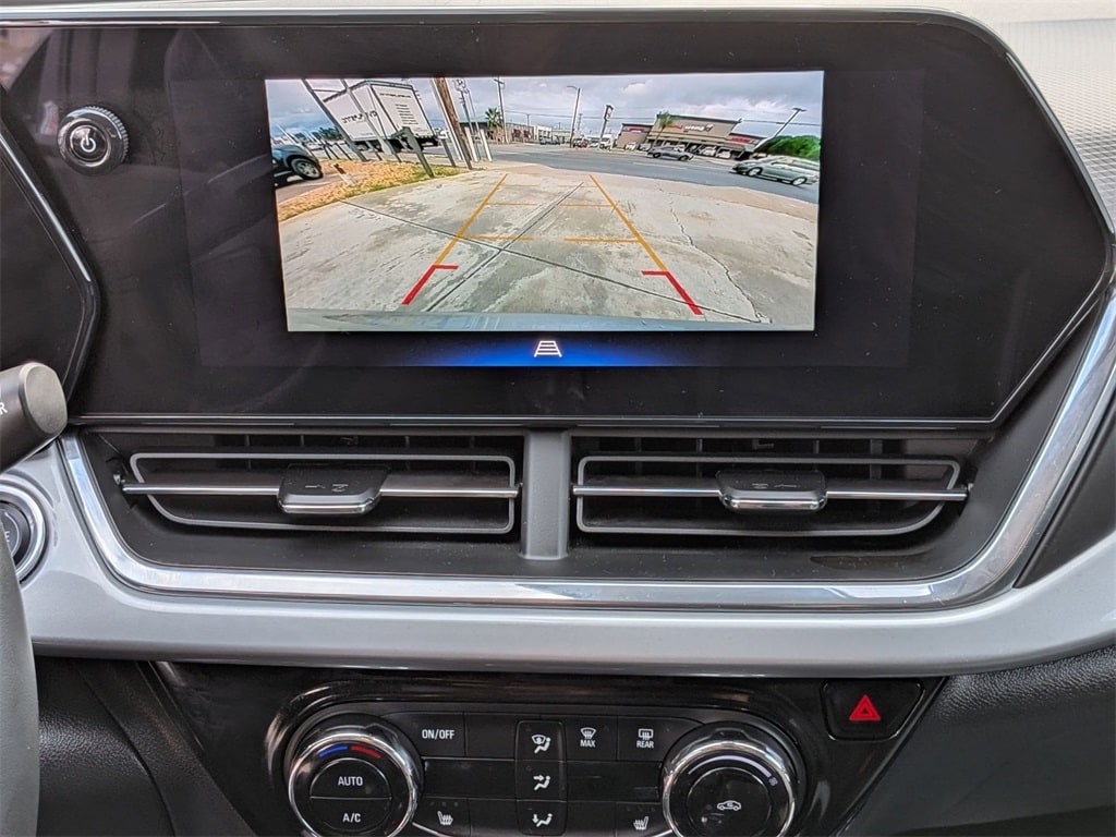 Thumbnail: 2025 Chevrolet Trax - 17