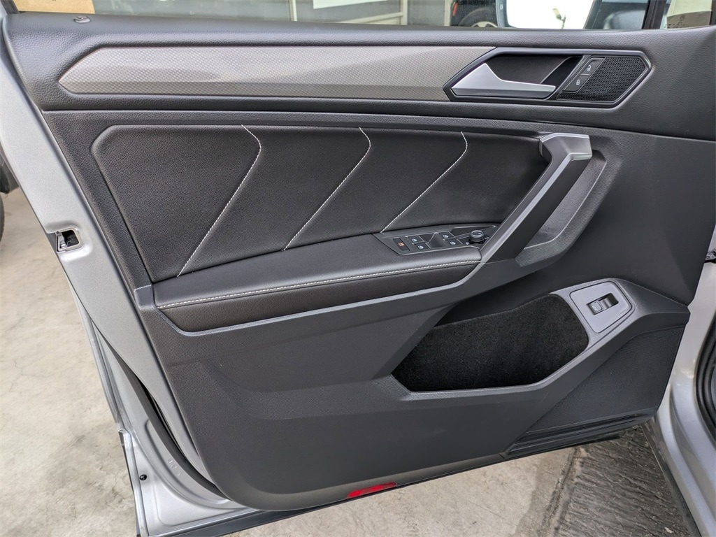 Thumbnail: 2024 Volkswagen Tiguan - 11