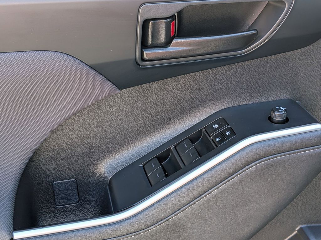 Thumbnail: 2024 Toyota Highlander - 13