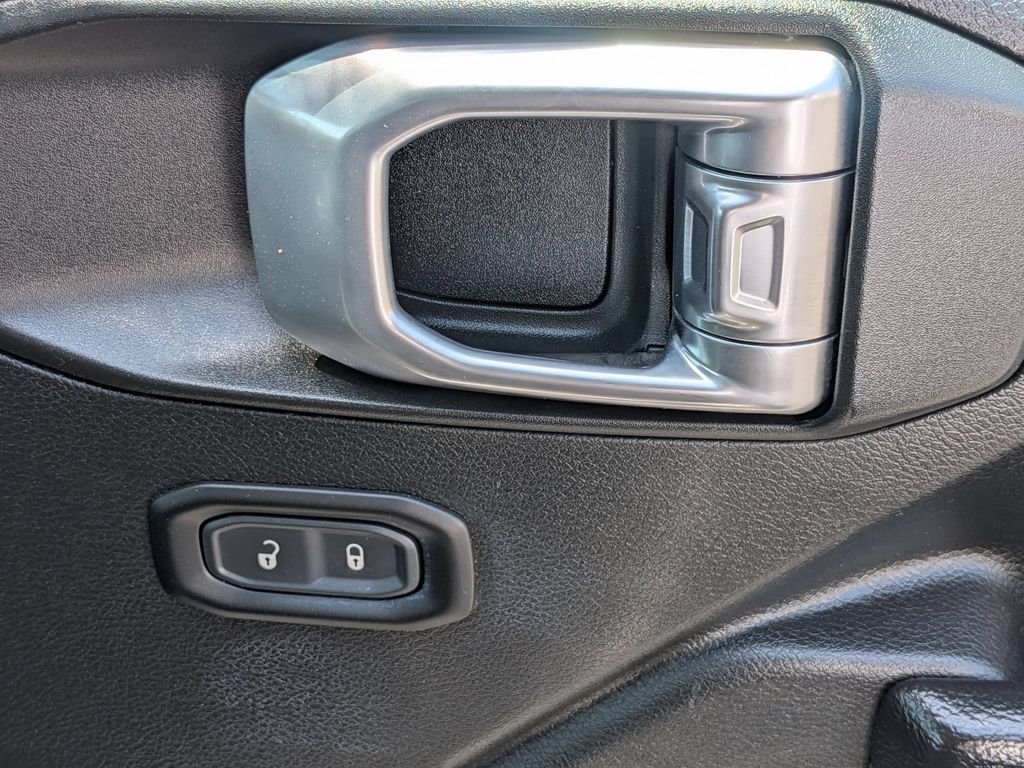 2023 Jeep Wrangler 4-Door Rubicon - Photo 33