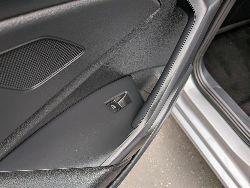 Thumbnail: 2024 Volkswagen Jetta - 28