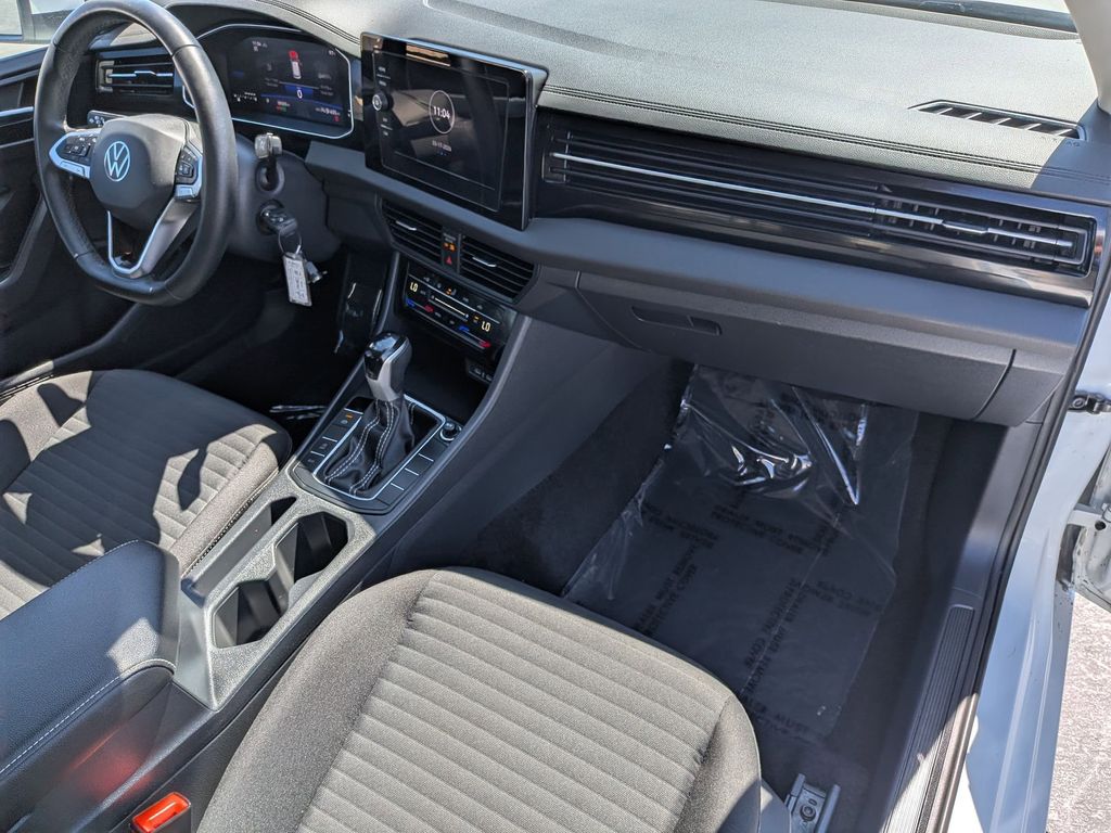 Thumbnail: 2025 Volkswagen Jetta - 30