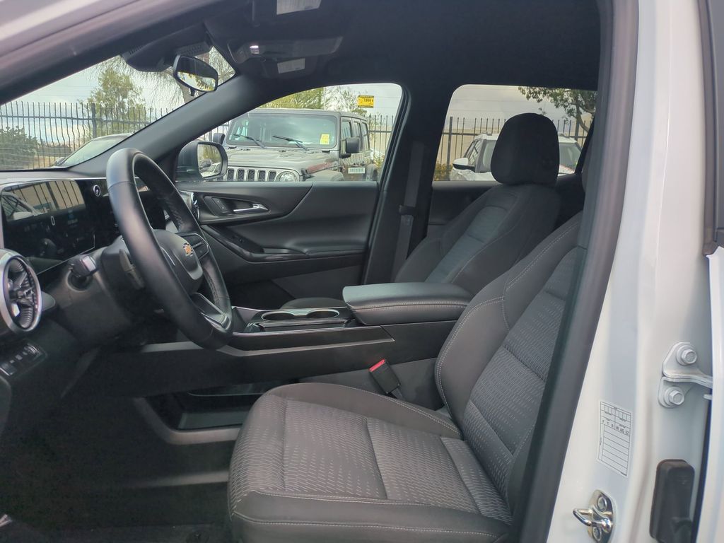 Thumbnail: 2025 Chevrolet Equinox - 23