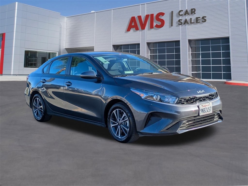 2024 Kia Forte LXS photo 3