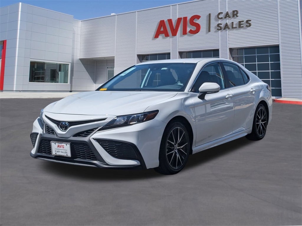 2023 Toyota Camry SE Hero Image