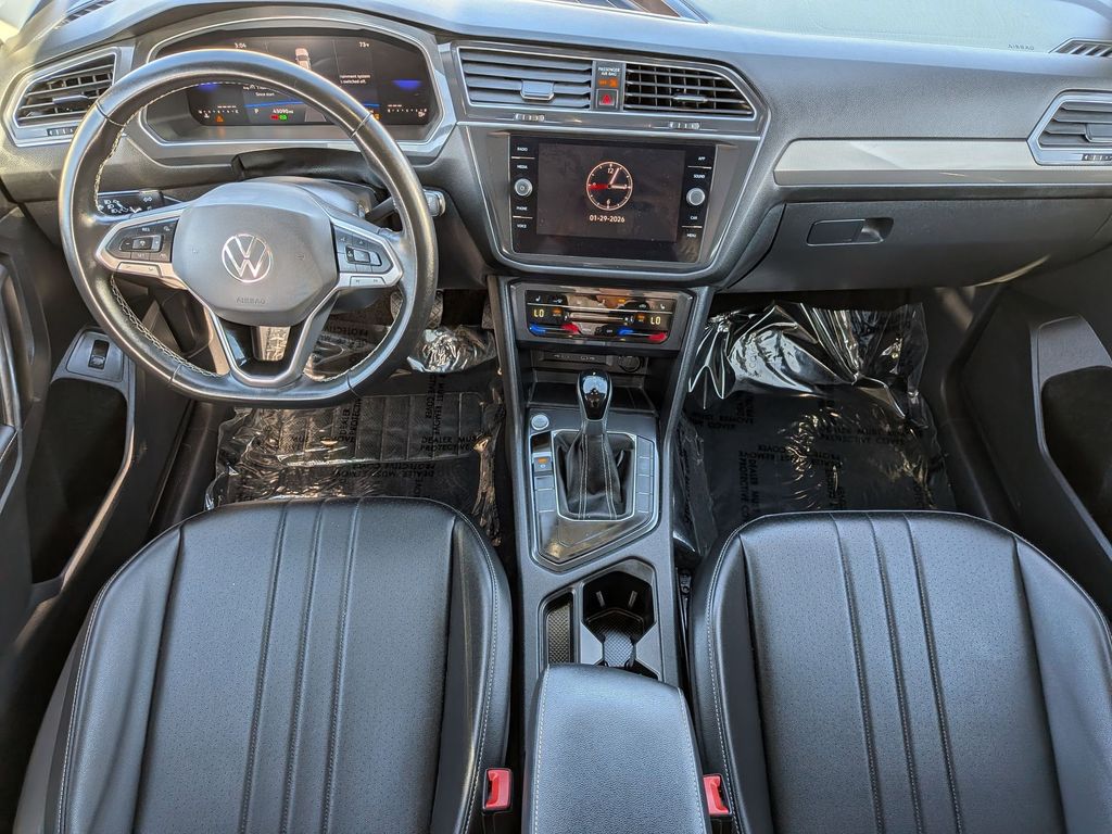 Thumbnail: 2024 Volkswagen Tiguan - 24