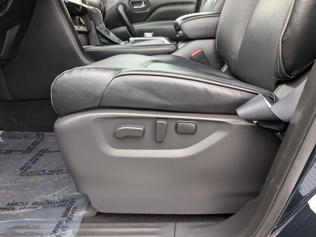 Thumbnail: 2024 INFINITI QX80 - 16