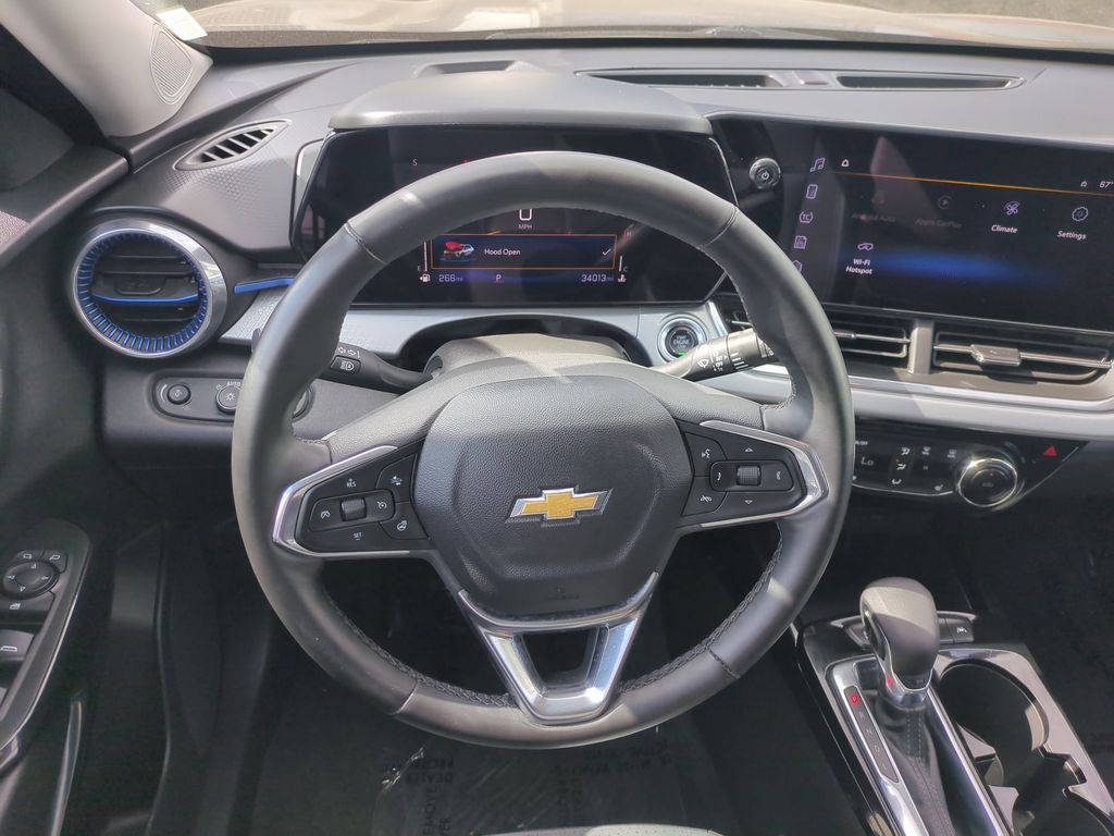 Thumbnail: 2025 Chevrolet Trax - 22