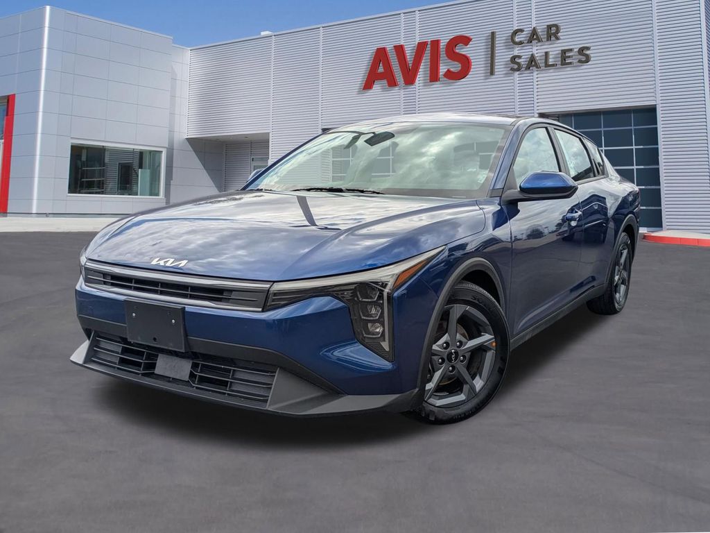 2025 Kia K4 LXS AT's photo