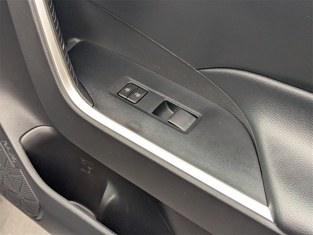 Thumbnail: 2024 Toyota RAV4 - 34