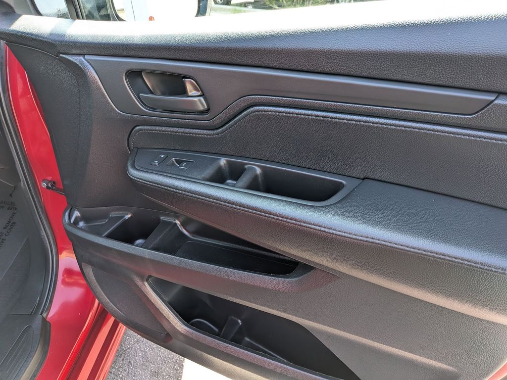 Thumbnail: 2025 Honda Odyssey - 32