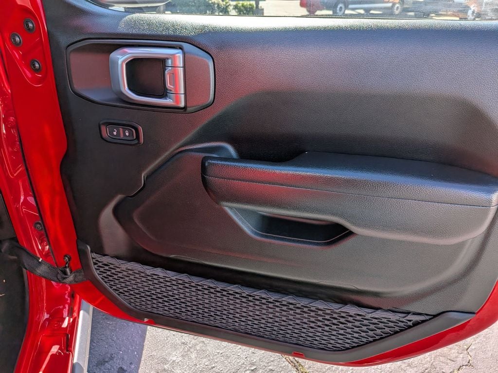 Thumbnail: 2025 Jeep Wrangler - 33