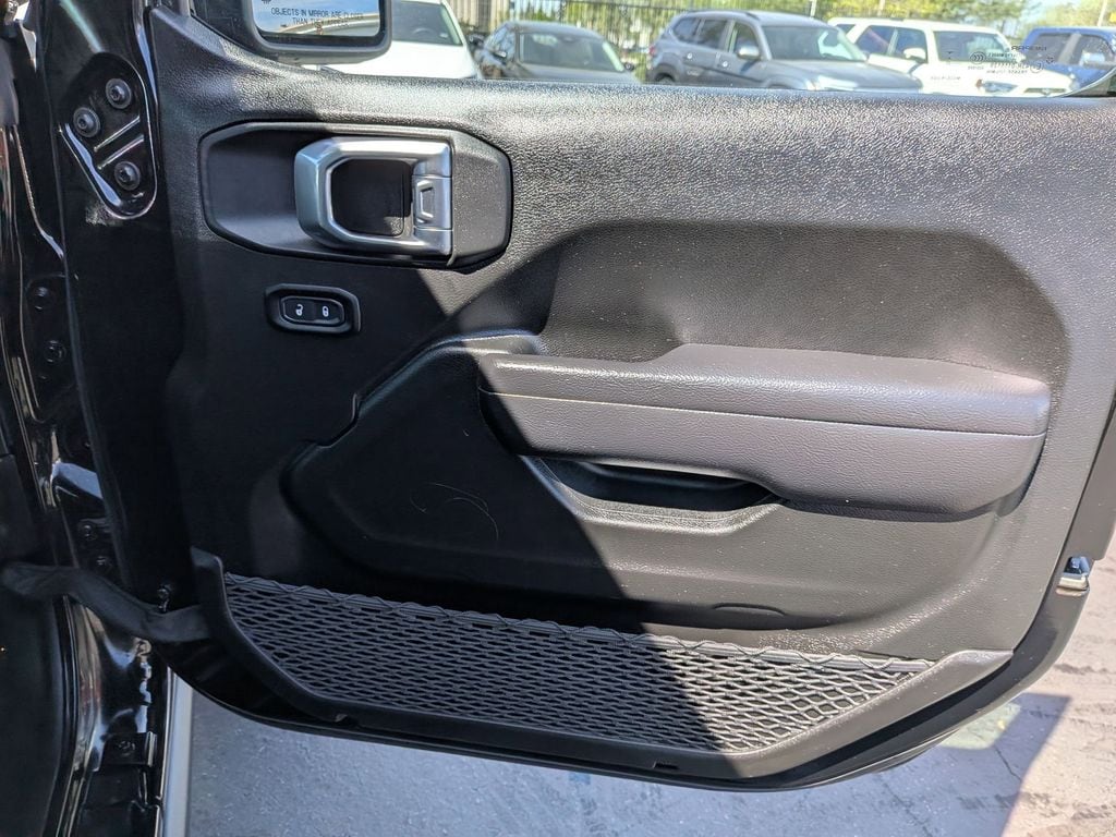 Thumbnail: 2025 Jeep Wrangler - 33