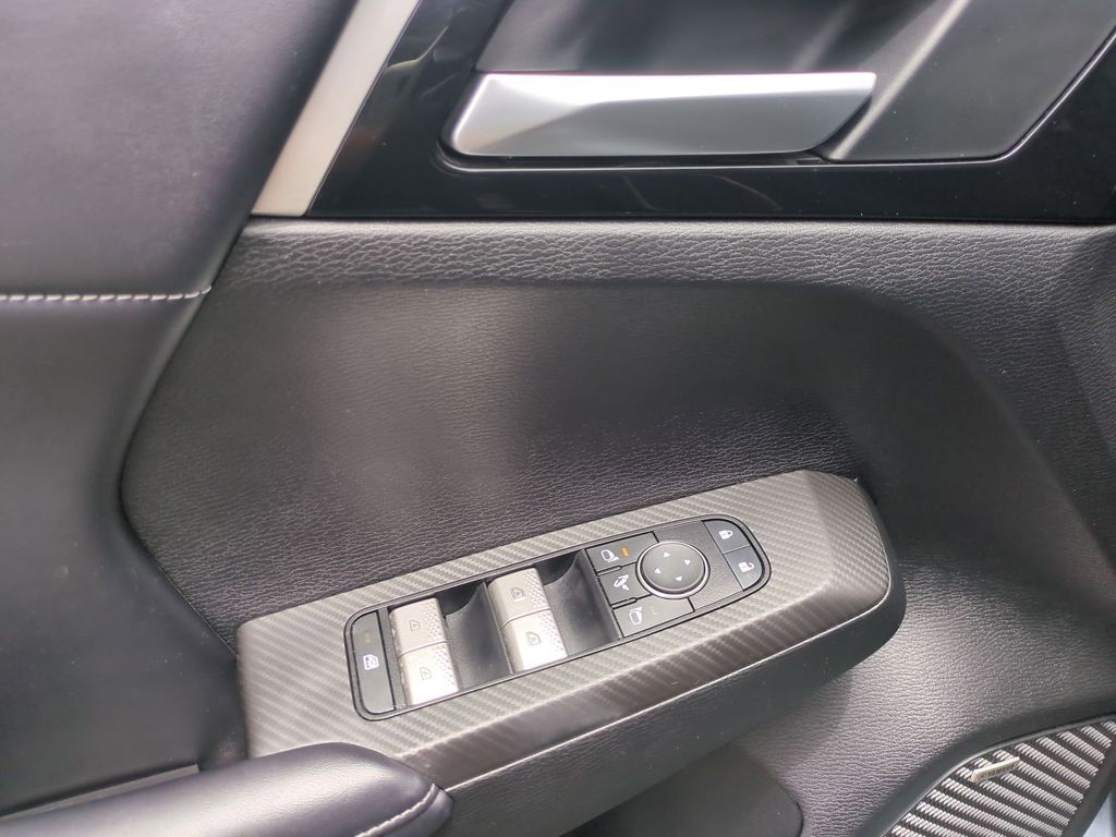 Thumbnail: 2025 Mitsubishi Outlander - 10