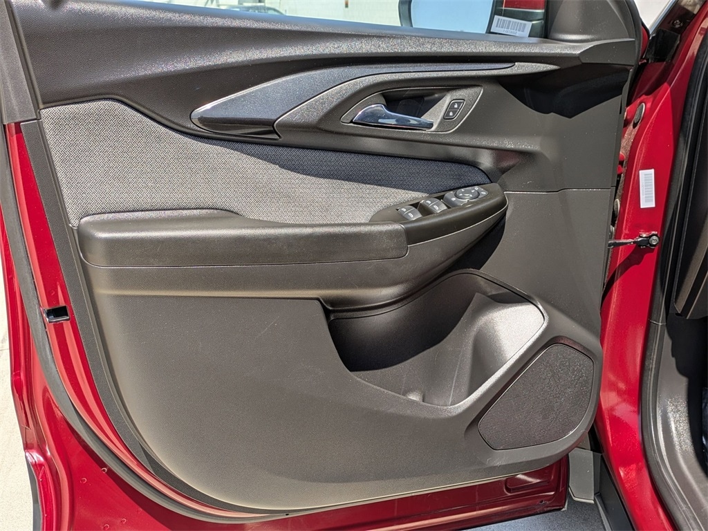 Thumbnail: 2023 Chevrolet TrailBlazer - 11