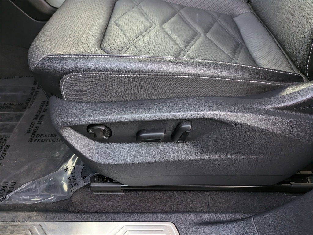 Thumbnail: 2024 Volkswagen Atlas - 14