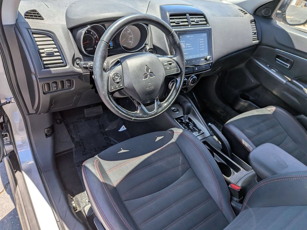 Thumbnail: 2025 Mitsubishi Outlander Sport - 14