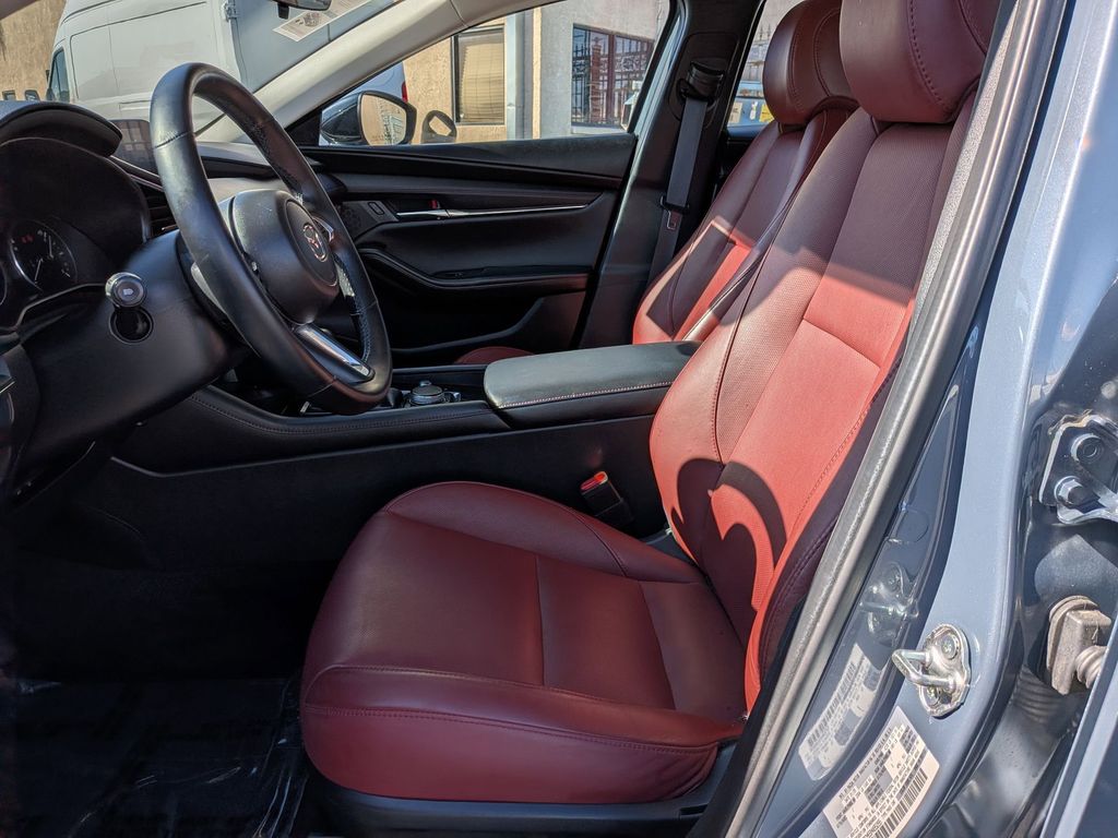 Thumbnail: 2025 Mazda Mazda3 - 15