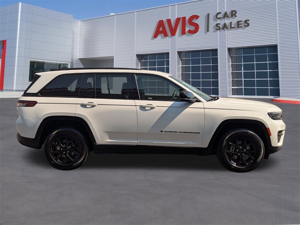 Thumbnail: 2024 Jeep Grand Cherokee - 4