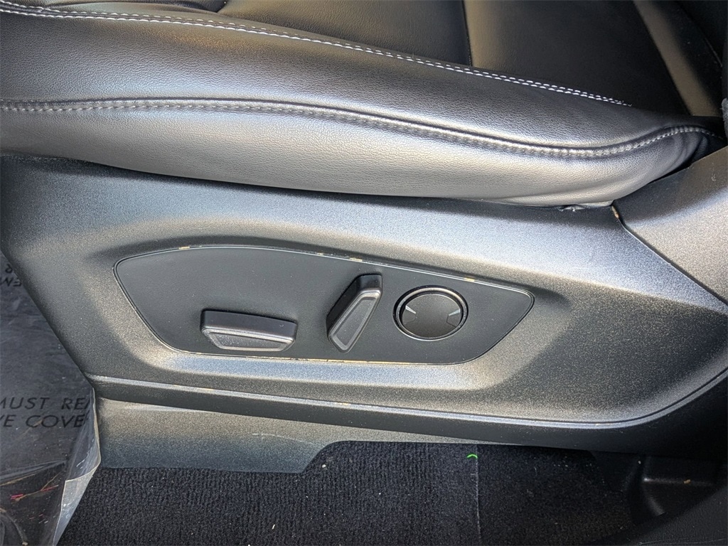 Thumbnail: 2023 Ford Explorer - 14