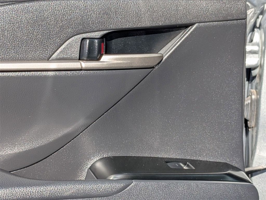 Thumbnail: 2025 Toyota Camry - 25