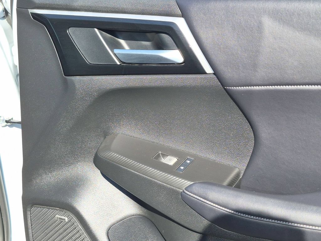 Thumbnail: 2025 Mitsubishi Outlander - 35