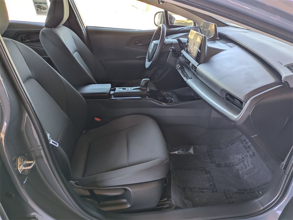 Thumbnail: 2025 Toyota Prius - 32