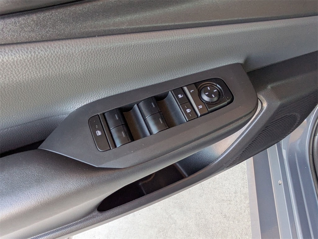 Thumbnail: 2025 Toyota Prius - 13