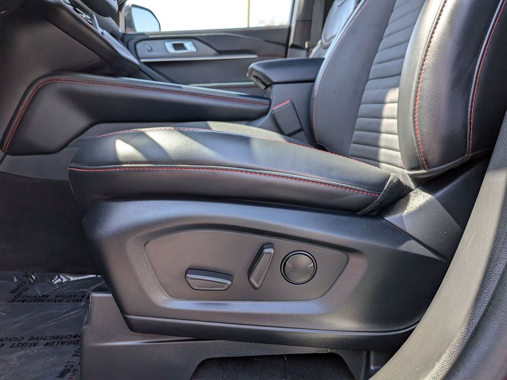 Thumbnail: 2025 Ford Explorer - 16