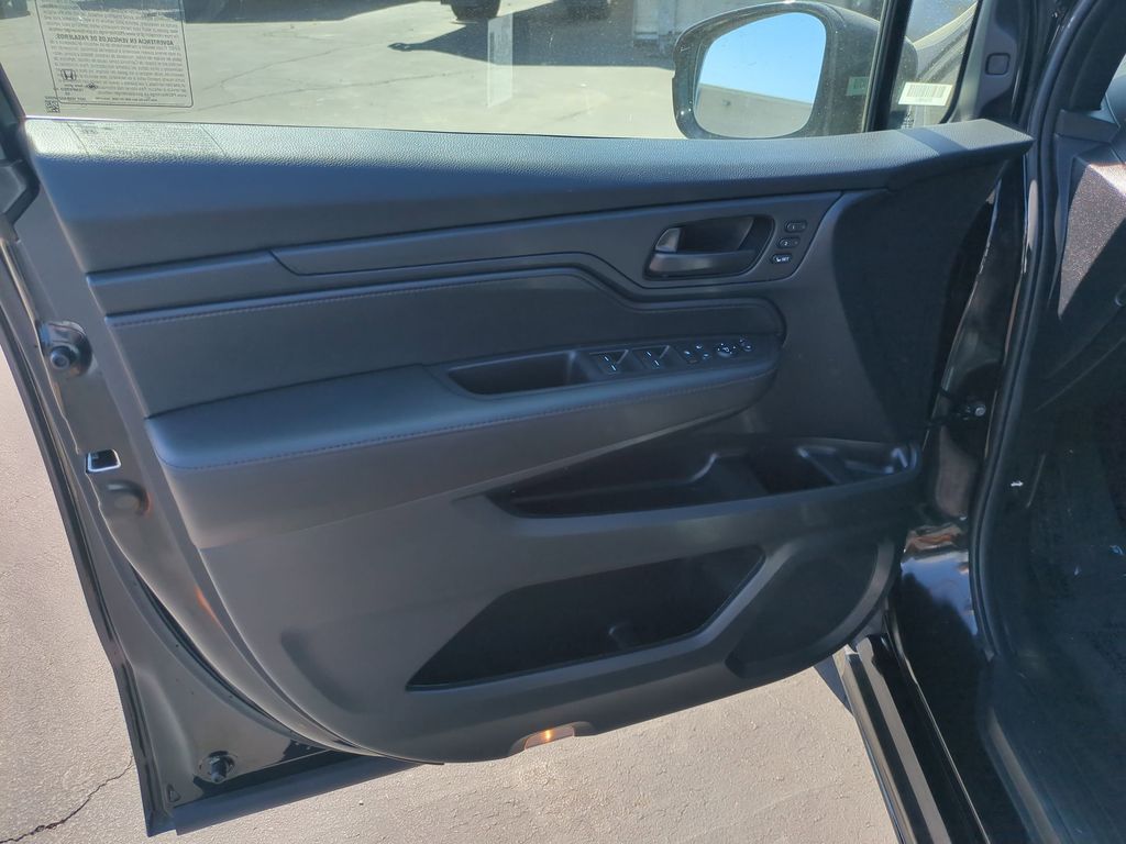Thumbnail: 2025 Honda Odyssey - 11