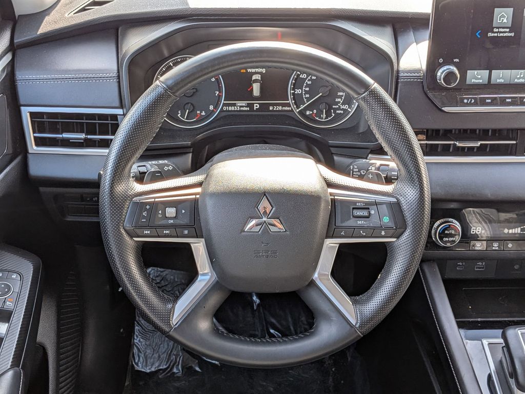 Thumbnail: 2024 Mitsubishi Outlander - 21