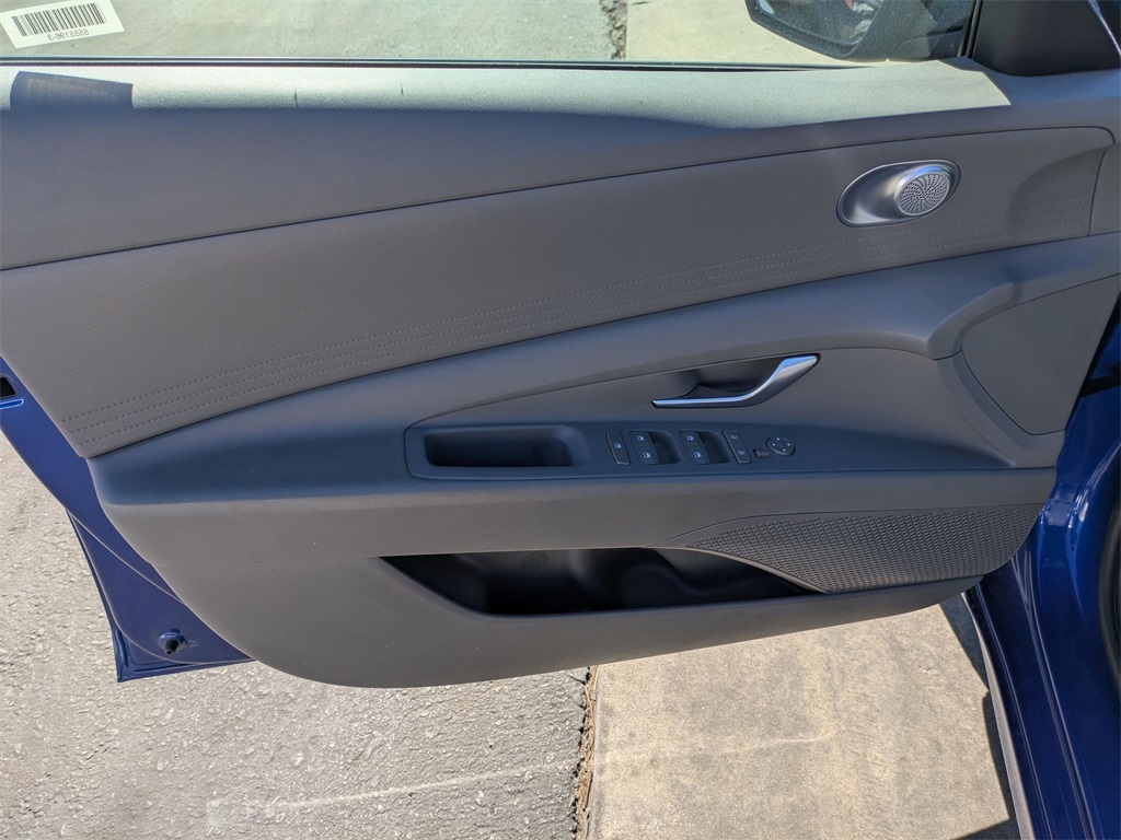 Thumbnail: 2024 Hyundai Elantra - 11