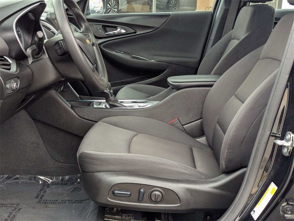 2023 Chevrolet Malibu LT 24