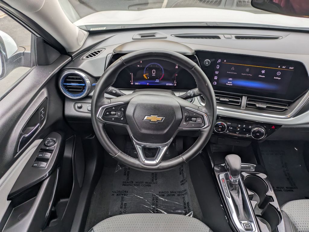 Thumbnail: 2025 Chevrolet Trax - 29