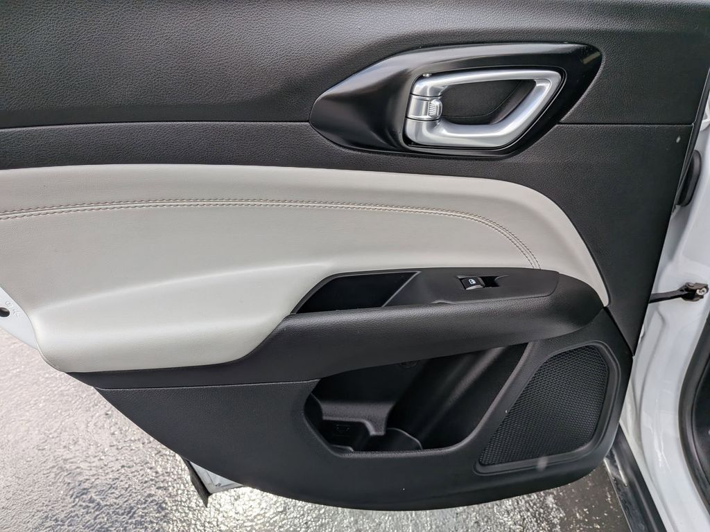 Thumbnail: 2025 Jeep Compass - 25